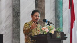 SAMBUTAN- Kepala Kantor Wilayah BPN Provinsi Kepulauan Riau, Nurus Sholichin saat memberikan sambutan dalam acara. (Foto Doc. BPN Kepri).