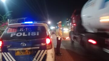 Sat Lantas Indrapura Gelar Patroli Blue Light, Kawal Keamanan Perjalanan Malam di Jalinsum