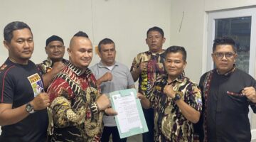 Dede Hadade Lubis Serahkan SK Rayon Medan Denai, GM FKPPI Kota Medan Makin Solid Kuat Militan
